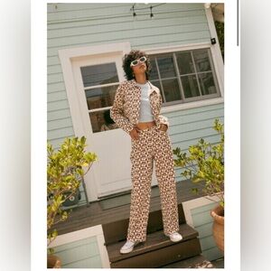 Forever 21 90's Fit Cream and Brown Floral Pants, size 24